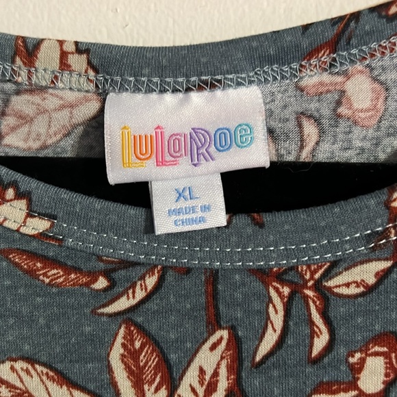 Lularoe Carly - Picture 2 of 4